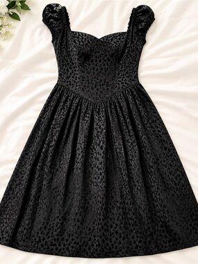 100%‎ silk Vintage Black Flocked Dress Puff Sleeve Party Dress Petite Size 2